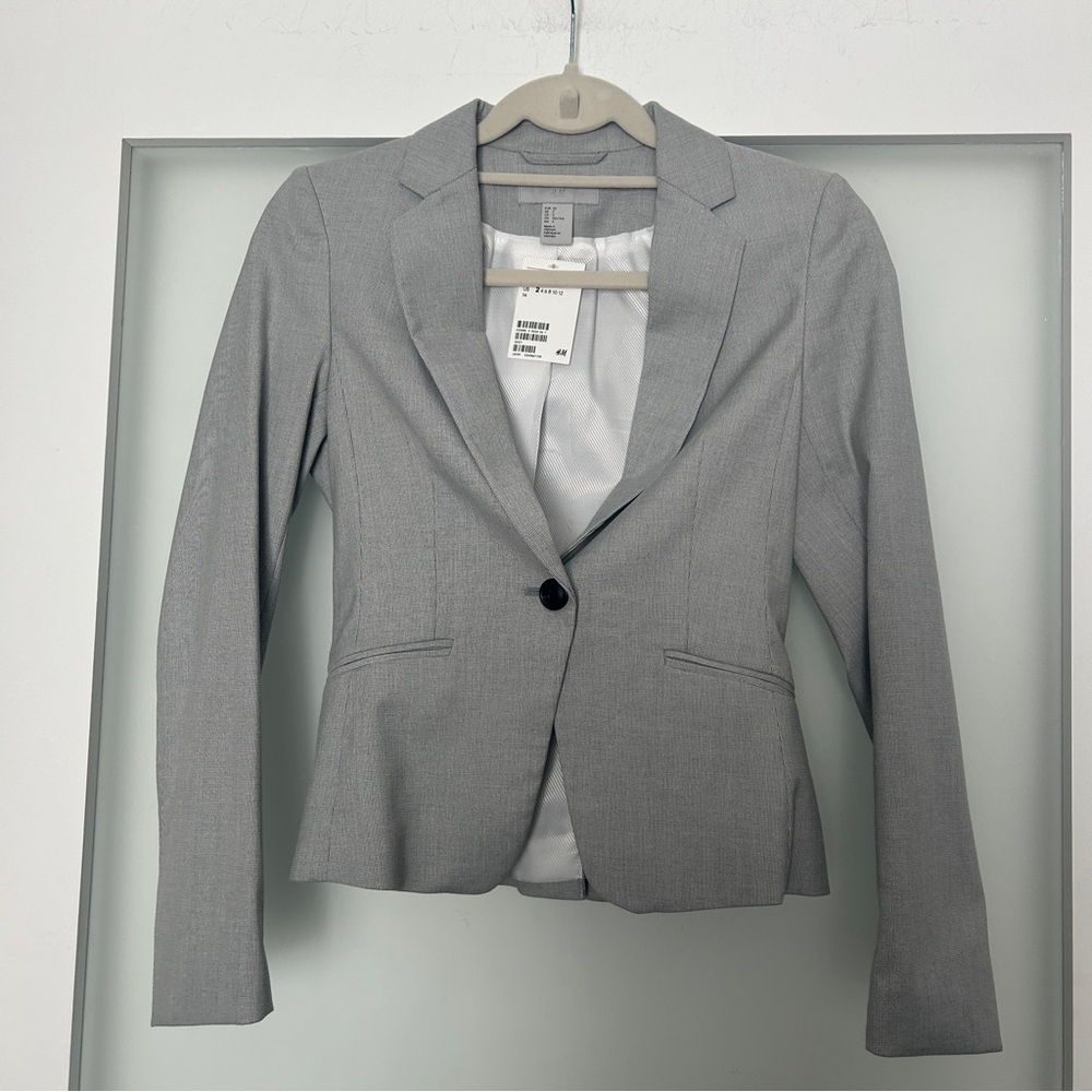 H&M gray 2 piece fitted slim suit 2/4 - Picture 2 of 11